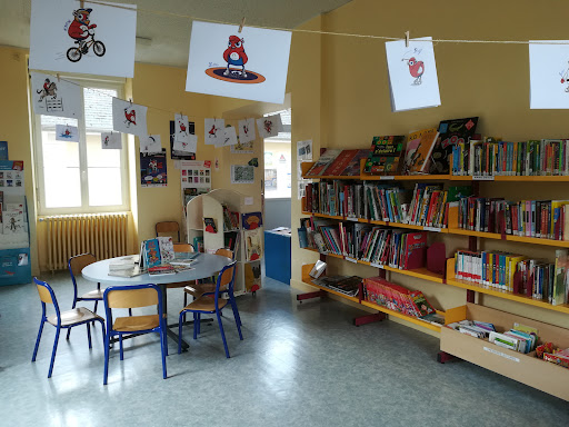 Library De Chantrigné