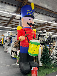 Photo n°28 de Marché aux Affaires Saint Amand Montrond à Saint-Amand-Montrond (Bazar)