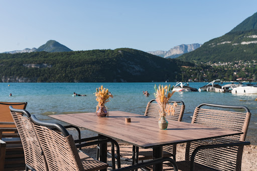 LE WAKPALA restaurant, bar à cocktails et plage privée