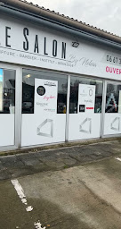 Photo n°2 de Le Salon by Nelcia ( Coiffure Barber Esthétique Onglerie UV Regard Blanchiment Laser) Hommes Femmes Enfants à Coubron (Service de blanchiment des dents)