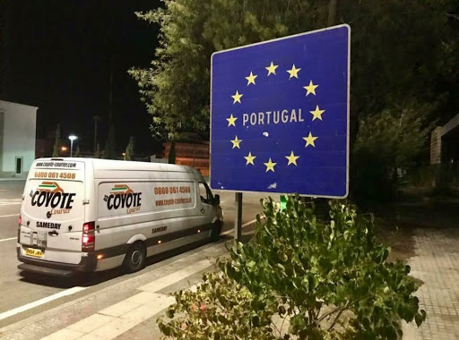 DS COYOTE REMOVALS & COURIER Logo