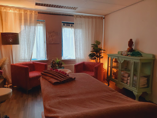Massagetherapeut en medisch pedicure Wellness aan Zee - Thumbnail
