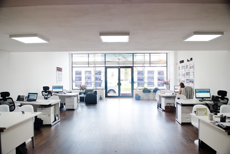 Hunters Estate & Letting Agents Bishopsworth photo 2