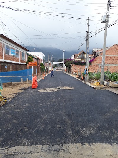 Photos of Dep&oacute;sito Ferreter&iacute;a Central de Materiales