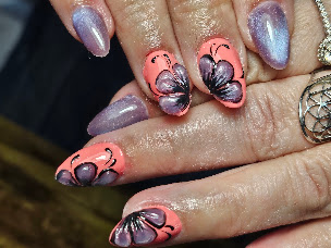 Photo n°8 de Ade'Nails à Doeuil-sur-le-Mignon (Institut de beauté)