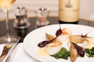 Photo n°84 de Le Moulin de la Galette à Paris (Restaurant)