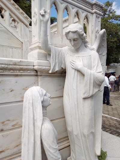 Photos of CEMENTERIO UNIVERSAL