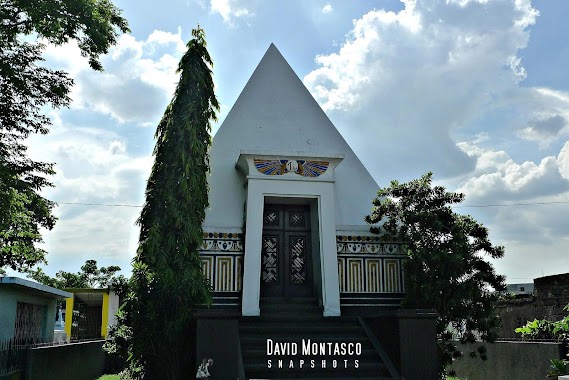 Manila North Cemetery, Author: David Montasco