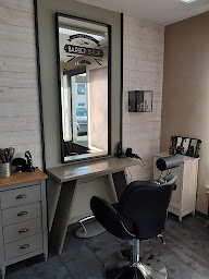 Photo n°2 de Les p'tits ciseaux yzernay à Yzernay (Salon de coiffure)