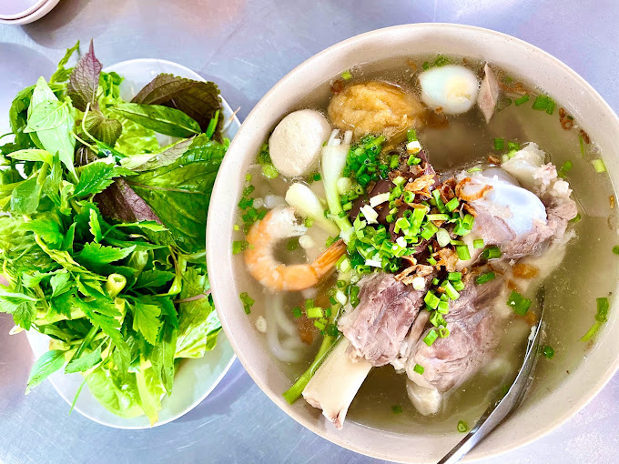 Bánh Canh Long Hương, 11 Cách Mạng Tháng Tám, Bà Rịa Vũng Tàu