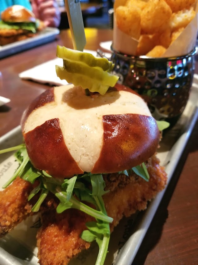 Bar Louie