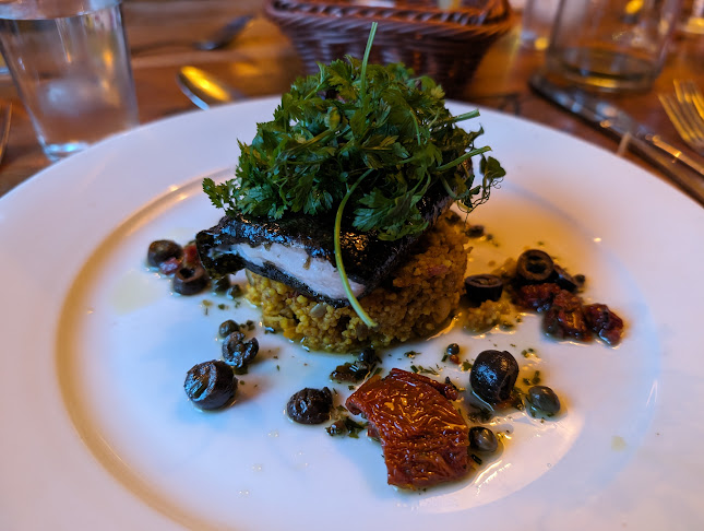 Comments and reviews of The Square Club