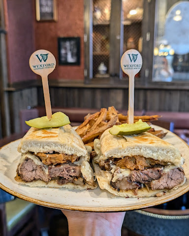 Wexford, Savannah's Irish Pub by null