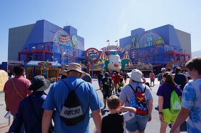 Photos of Universal Plaza