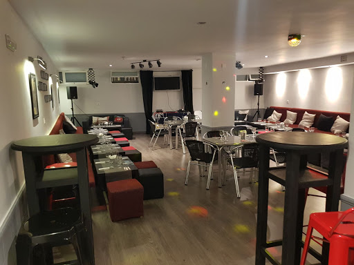 Quest Cervecería Cafetería