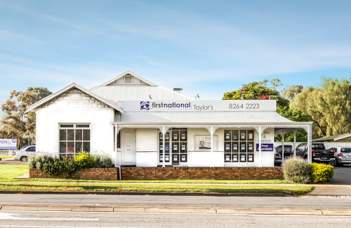 First National Real Estate Taylor's - Para Hills