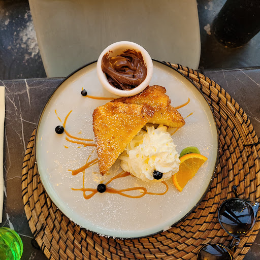 Le Hippie Chic Café - Thumbnail