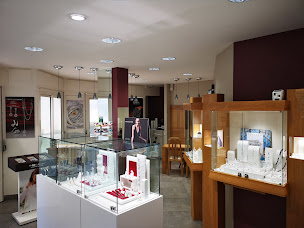 Photo n°7 de Cre-or Bijoutier à Saint-Jean-de-Maurienne (Horlogerie)
