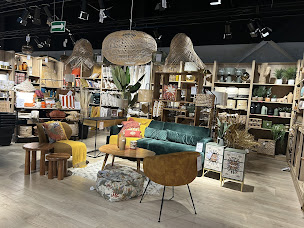 Photo n°37 de Maisons du Monde à Yzeure (Magasin de canapés)