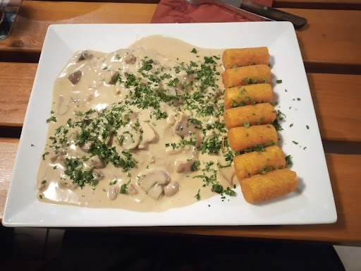 Sarahs Fine Dining - Thumbnail