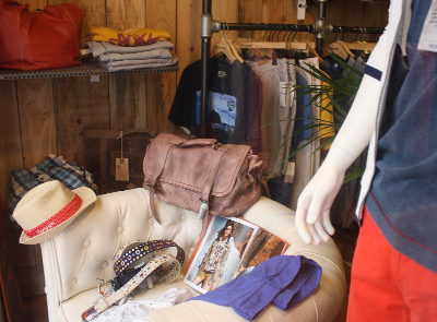 Moda home, dona a Lloret, Hemisphery - Thumbnail