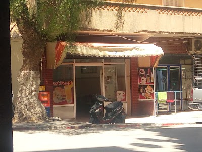Photos of Caf&eacute; Aliouane