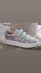 Photo n°3 de De mère en fille à Dieppe (Magasin de chaussures)