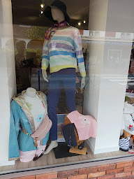 Photo n°5 de Mer et Soleil 1982 à Merville-Franceville-Plage (Magasin de vêtements)