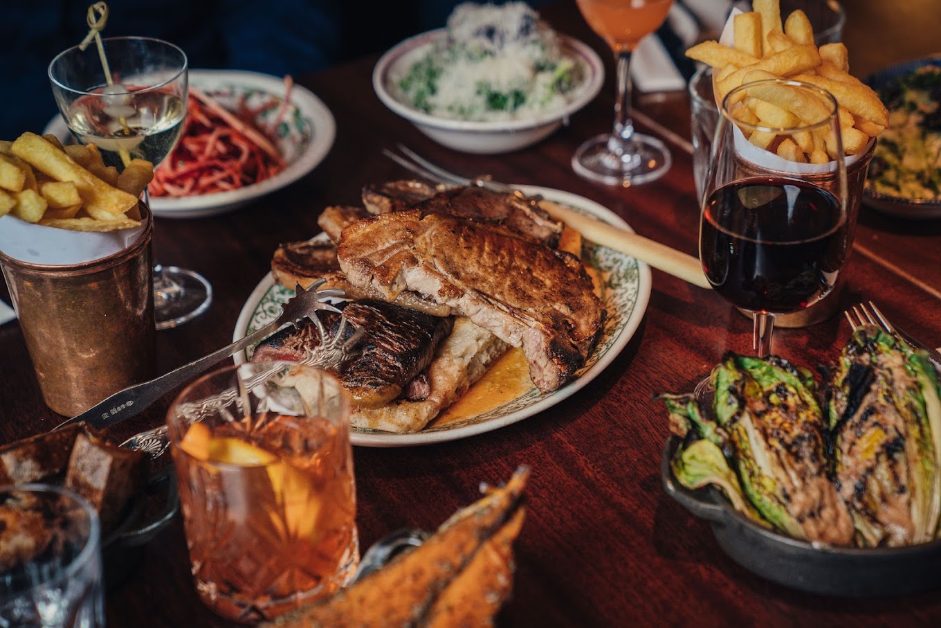 Indulge in a delectable journey through Canary Wharf's top-notch steak restaurants. From succulent cuts to elegant ambiance, experience the best dining options that this iconic London district has to offer.