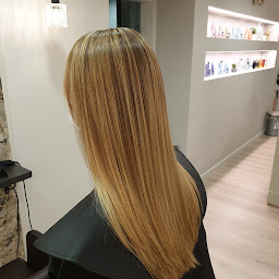 Photo n°4 de Lucy Le Salon : coiffeur, coloriste et soins des cheveux aux huiles essentielles à Amiens (Salon de coiffure)