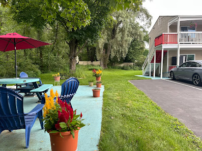 Cozy Corner Motel 284 Sand Springs Rd, Williamstown, MA 01267