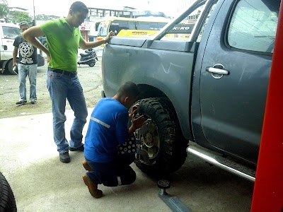 Photos of Distribuidora FS -Distribuidoras de Lubricantes ,Llantas ,Repuestos Automotrices En Santo Domingo