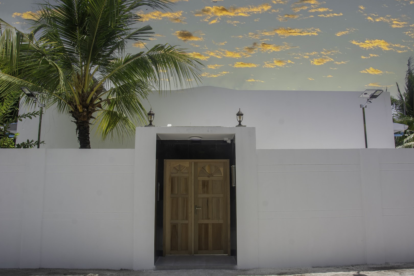 Equator Sandy Beach - Bild 2