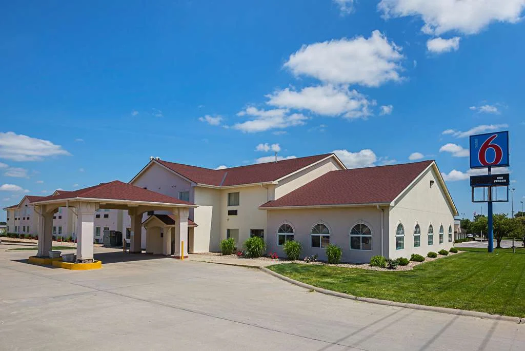 Motel 6 Omaha, NE - IAT West