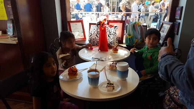 Bovella's Pastry Shoppe