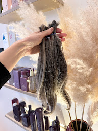 Photo n°9 de Le Salon d’Issy - Coiffeur Issy-Les-Moulineaux à Issy-les-Moulineaux (Salon de coiffure)