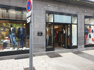 Photo n°1 de Boutique CARWELL : HUGO BOSS RALPH LAUREN COLMAR FUSALP à Clermont-Ferrand (Magasin de vêtements)