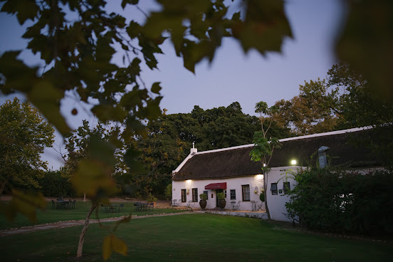 Under Oaks Estate by null