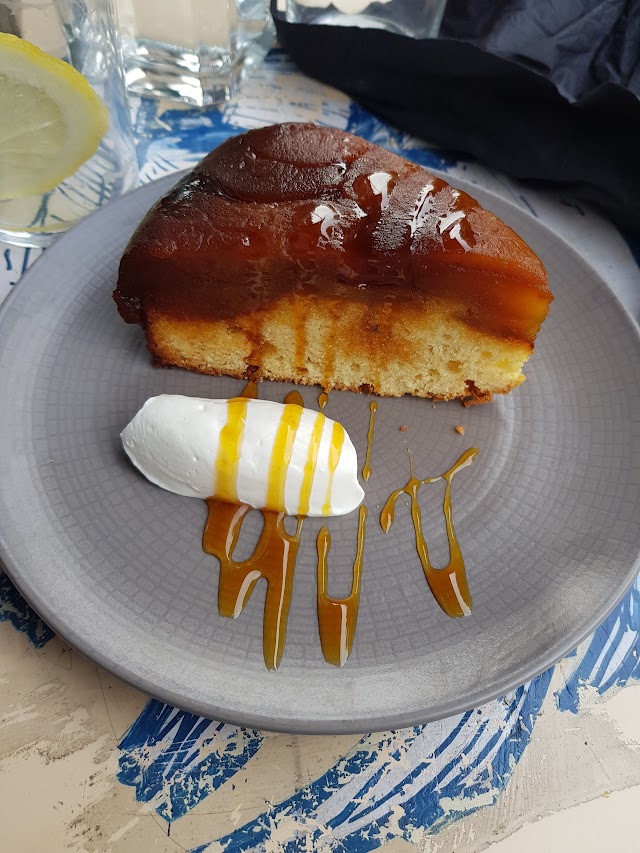 Le Bouche à Oreille