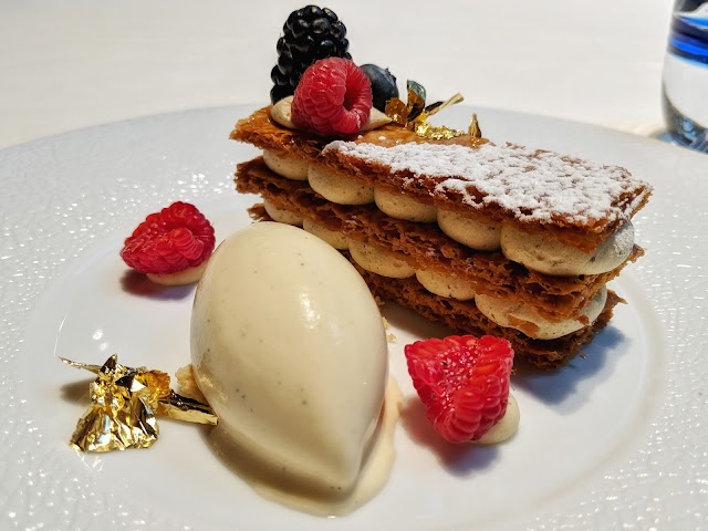 Seta by Antonio Guida