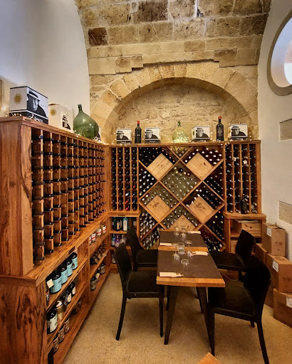Miro Wine & Lounge