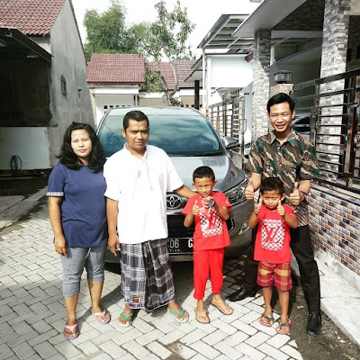 Photos of Toyota Sidoarjo : Indra