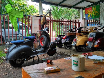 Photos of SANTAI Garare (Beach Boy's Scooters)
