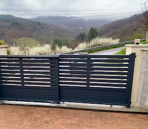 Photo n°2 de AGV Fermetures à Genay (Menuisier)