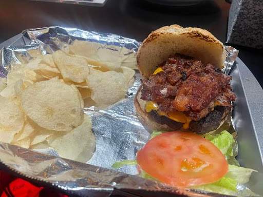 732 Bar & Grill
