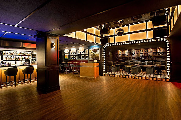 El Cinco Club Barcelona by null