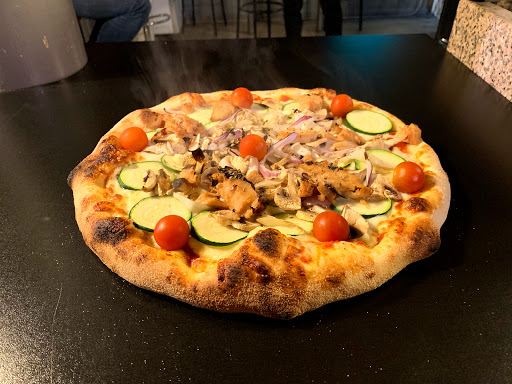 Photo 2 - HOLLYWOOD PIZZA