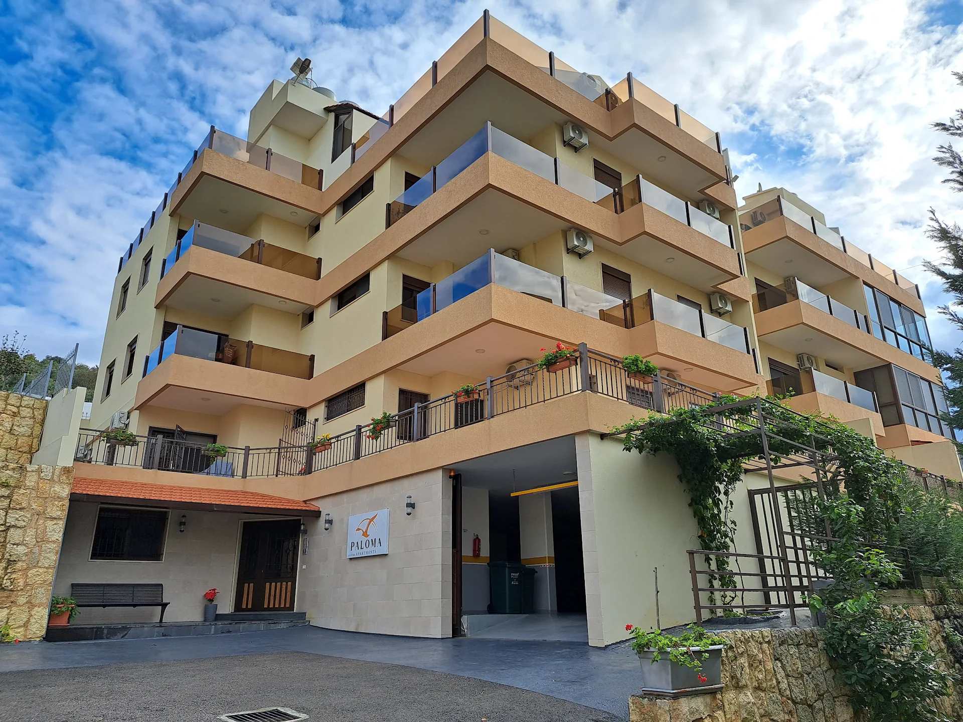 Paloma Apartments