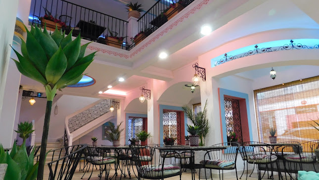 cafe villabella Open Times