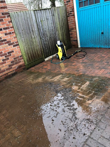 Driveway Cleaning | Gutter Cleaning | Roof Cleaning - Lincoln - MB Professional - Thumbnail